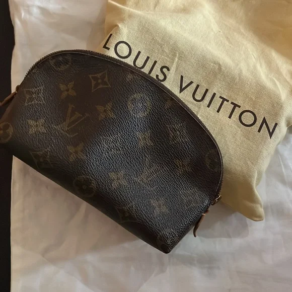 Louis Vuitton cosmetic pouch. 💯 - Picture 2 of 16